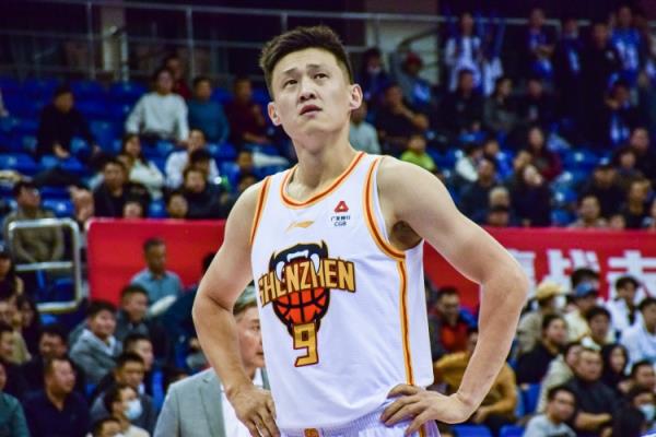 教練教你打籃球！周鵬13中10砍24分&生涯總得分升歷史第十三！