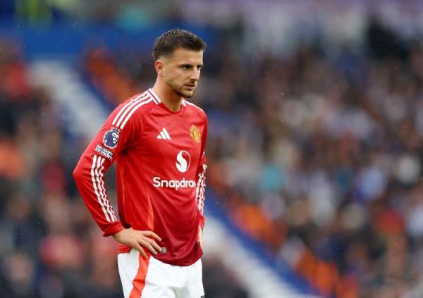 曼聯(lián)最水7號(hào)??芒特6420萬加盟1年半1球1助，首發(fā)踢13分鐘又傷了